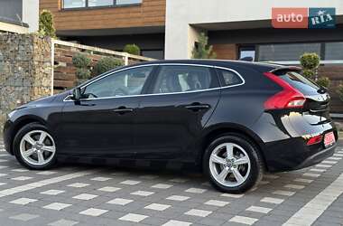 Хэтчбек Volvo V40 2014 в 