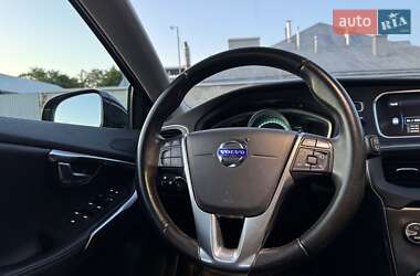 Хэтчбек Volvo V40 2014 в 