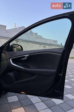 Хэтчбек Volvo V40 2014 в 