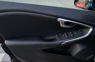 Хэтчбек Volvo V40 2014 в 