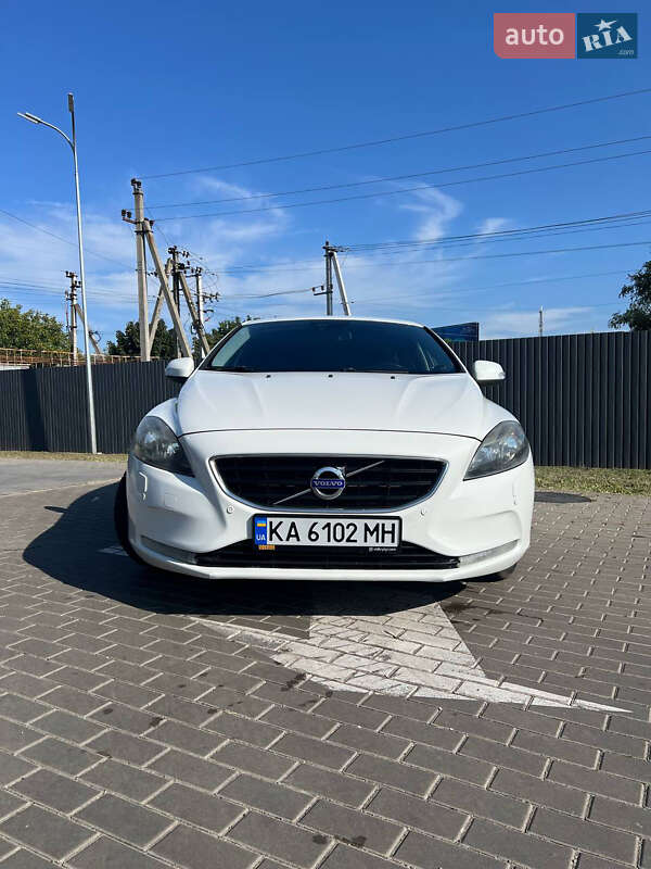 Хэтчбек Volvo V40 2013 в Киеве фото 3 Хэтчбек Volvo V40 2013 в Киеве