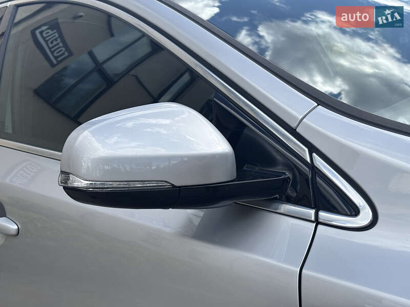 Хэтчбек Volvo V40 2014 в Стрые