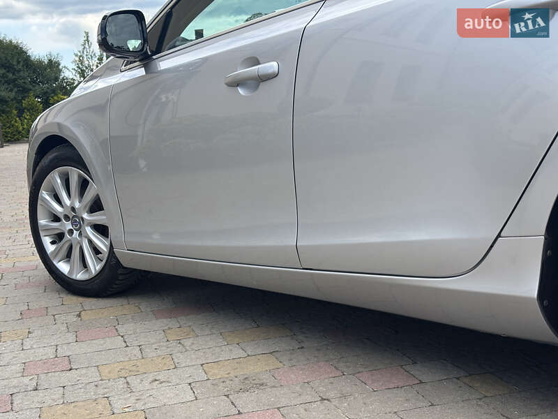 Хэтчбек Volvo V40 2014 в Стрые