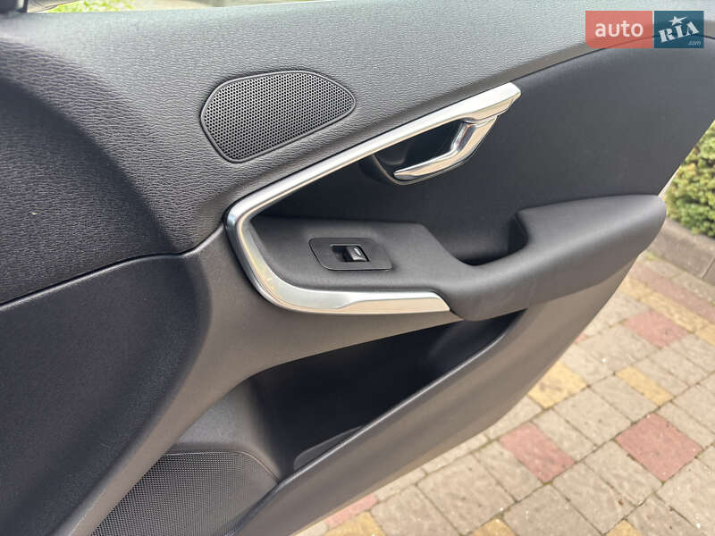 Хэтчбек Volvo V40 2014 в Стрые