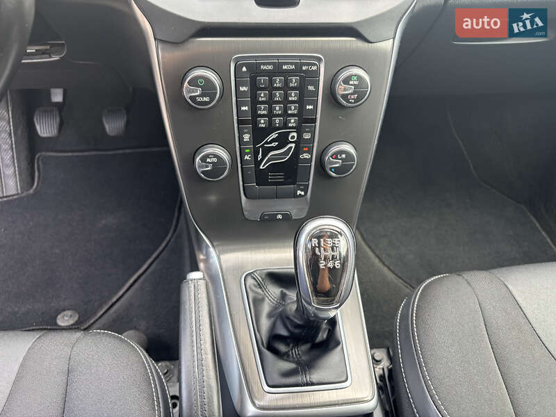 Хэтчбек Volvo V40 2014 в Стрые