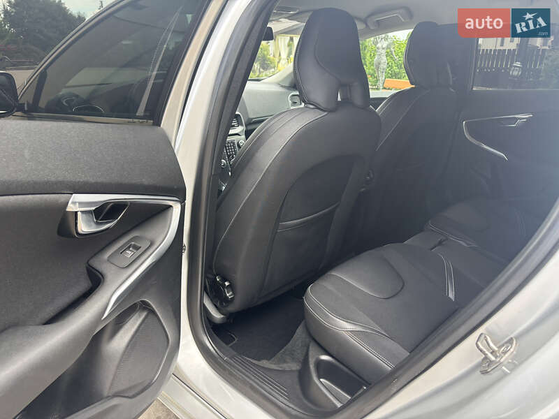Хэтчбек Volvo V40 2014 в Стрые