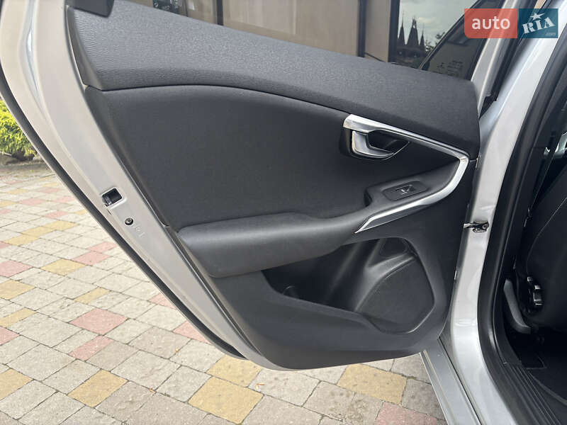 Хэтчбек Volvo V40 2014 в Стрые