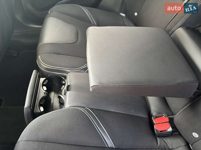 Хэтчбек Volvo V40 2014 в Стрые