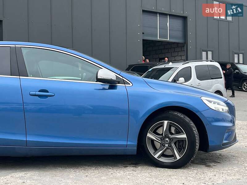 Хэтчбек Volvo V40 2017 в Львове фото 13 Хэтчбек Volvo V40 2017 в Львове