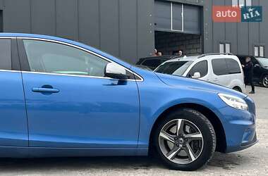 Хэтчбек Volvo V40 2017 в 