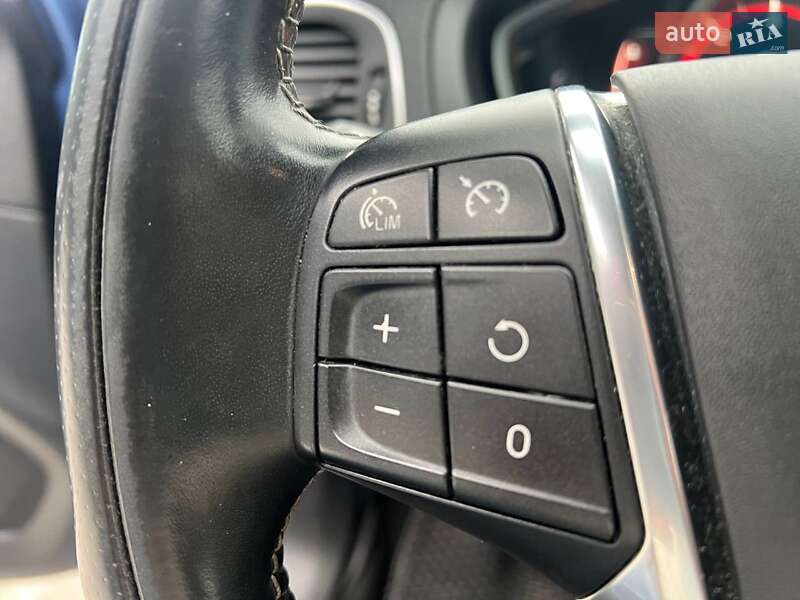 Хэтчбек Volvo V40 2017 в Львове фото 24 Хэтчбек Volvo V40 2017 в Львове