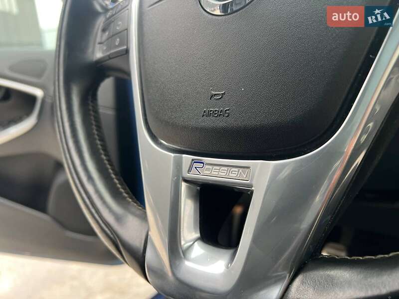 Хэтчбек Volvo V40 2017 в Львове фото 38 Хэтчбек Volvo V40 2017 в Львове