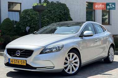 Хэтчбек Volvo V40 2013 в 