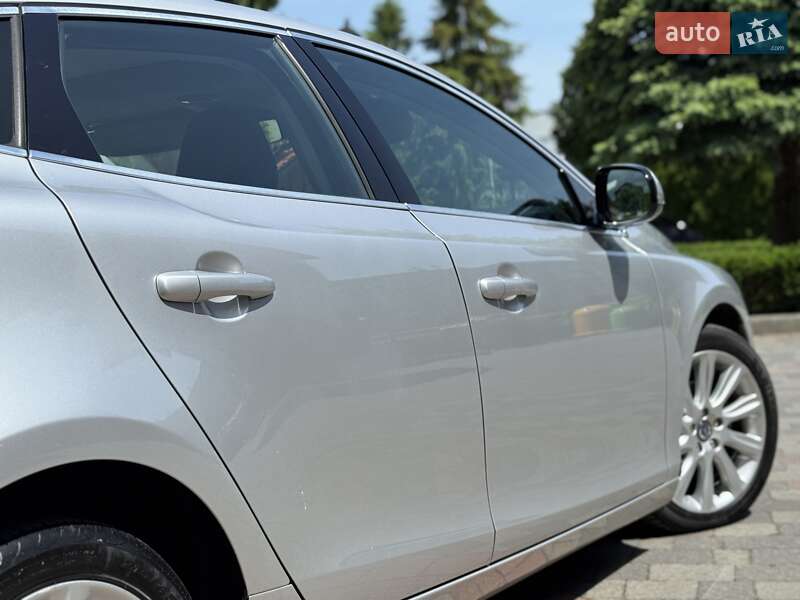 Хэтчбек Volvo V40 2013 в Стрые