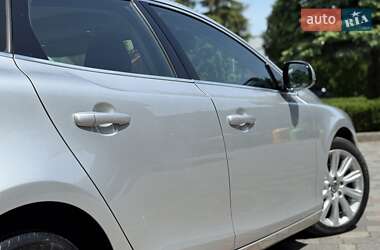 Хэтчбек Volvo V40 2013 в 