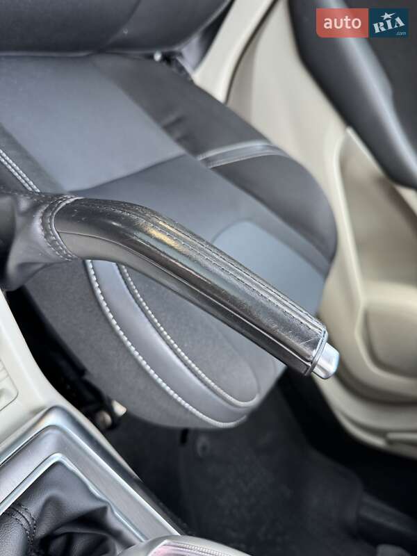 Хэтчбек Volvo V40 2013 в Стрые