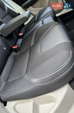 Хэтчбек Volvo V40 2013 в 