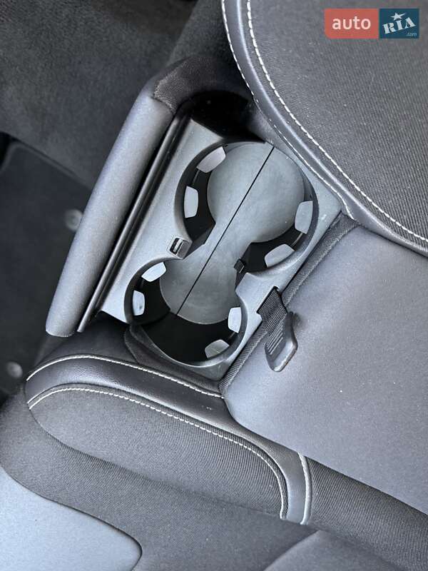Хэтчбек Volvo V40 2013 в Стрые