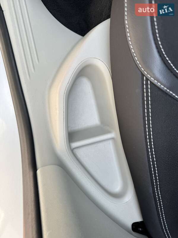 Хэтчбек Volvo V40 2013 в Стрые