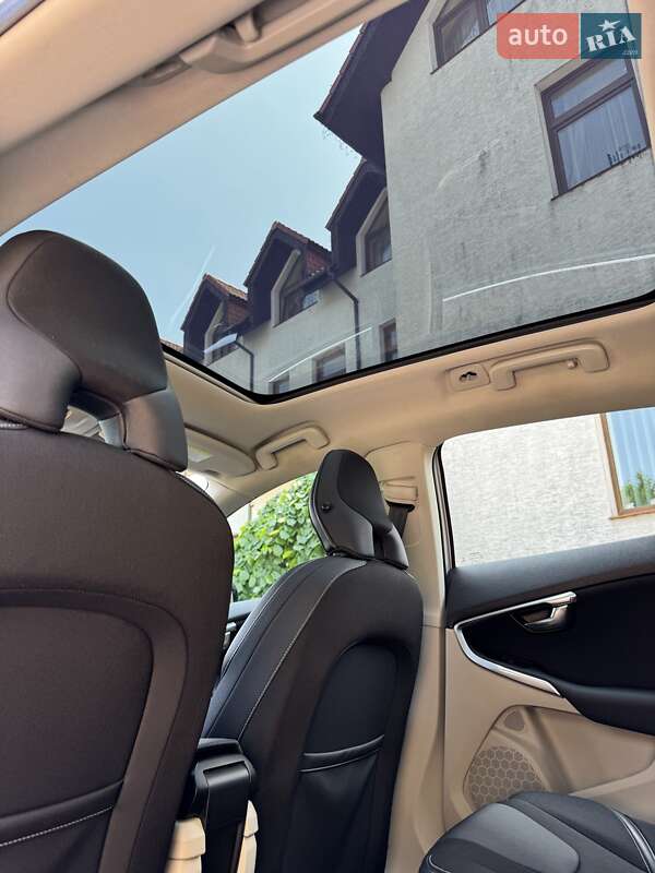 Хэтчбек Volvo V40 2013 в Стрые