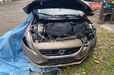 Хетчбек Volvo V40 2015 в Бродах