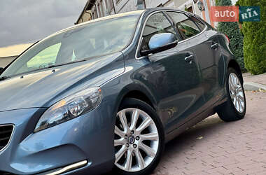 Хэтчбек Volvo V40 2013 в 