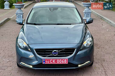 Хэтчбек Volvo V40 2013 в 