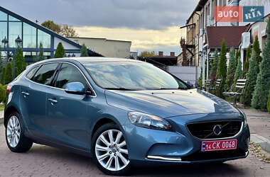Хэтчбек Volvo V40 2013 в 