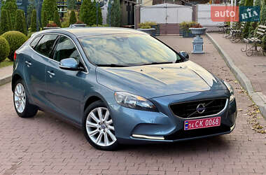 Хэтчбек Volvo V40 2013 в 