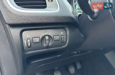 Хэтчбек Volvo V40 2013 в 