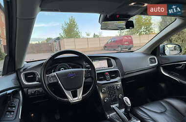 Хэтчбек Volvo V40 2013 в 