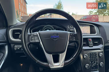 Хэтчбек Volvo V40 2013 в 