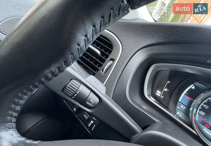 Хэтчбек Volvo V40 2013 в Стрые