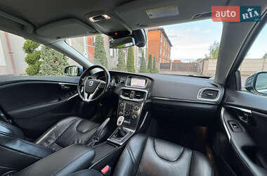 Хэтчбек Volvo V40 2013 в 