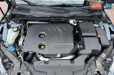 Хэтчбек Volvo V40 2013 в 