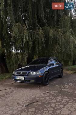 Універсал Volvo V40 2001 в Рівному