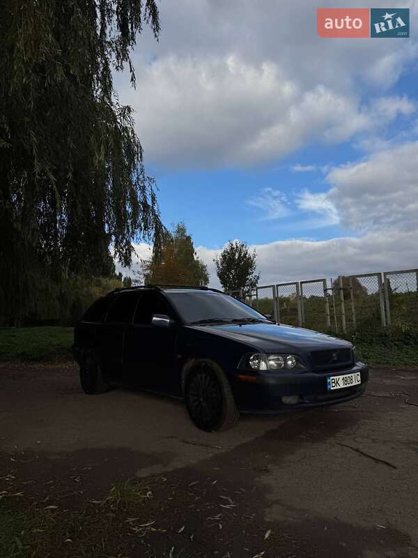 Универсал Volvo V40 2001 в Ровно
