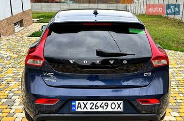 Хетчбек Volvo V40 2013 в 