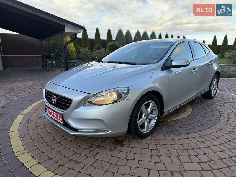 Volvo V40 2014