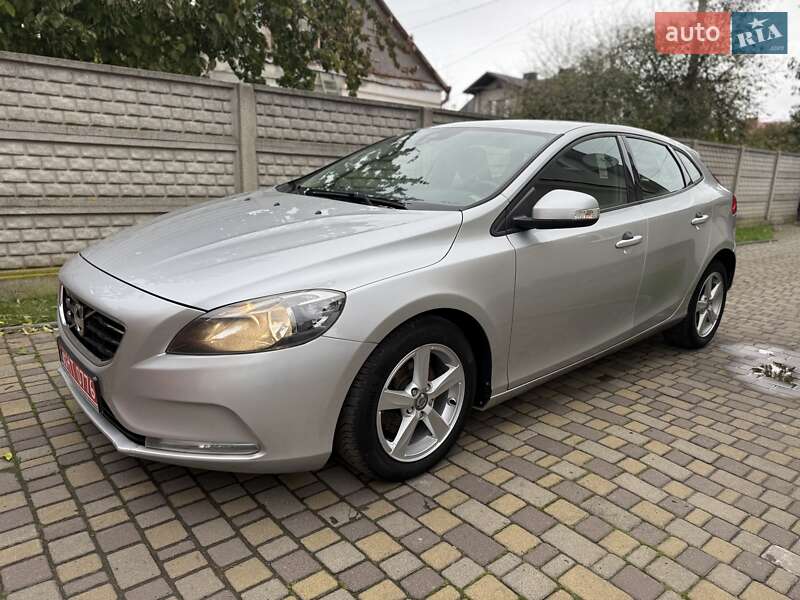 Хэтчбек Volvo V40 2014 в Луцке