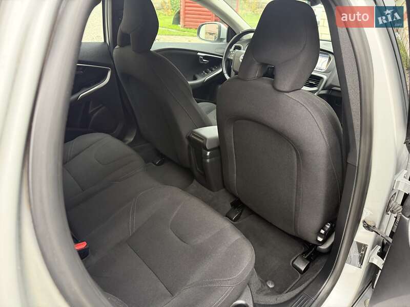 Хэтчбек Volvo V40 2014 в Луцке