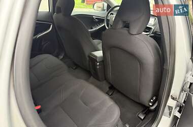 Хэтчбек Volvo V40 2014 в 