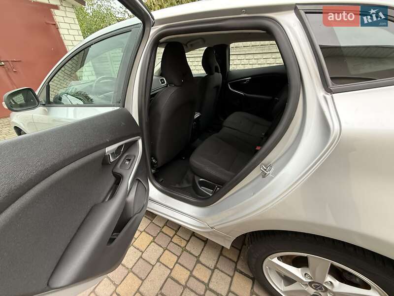 Хэтчбек Volvo V40 2014 в Луцке