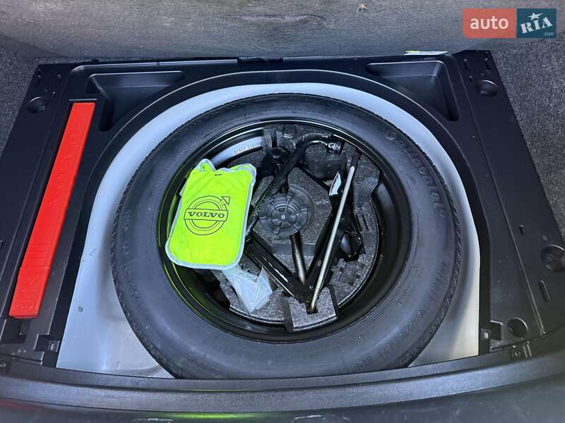 Хэтчбек Volvo V40 2014 в Луцке