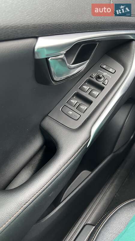 Хетчбек Volvo V40 2015 в Трускавці фото 7 Хетчбек Volvo V40 2015 в Трускавці