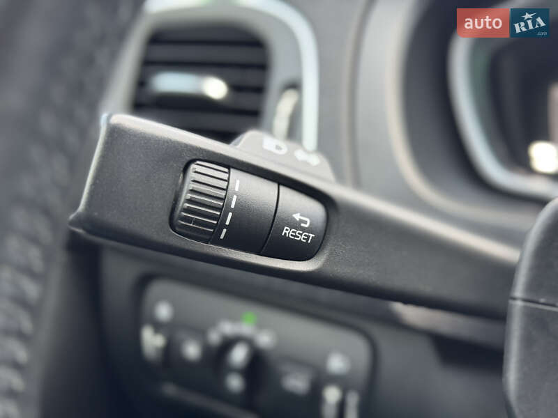 Хетчбек Volvo V40 2013 в Стрию