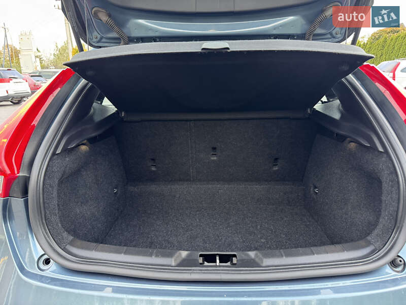 Хетчбек Volvo V40 2013 в Стрию