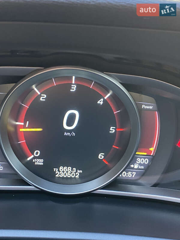 Хэтчбек Volvo V40 2015 в Хмельницком