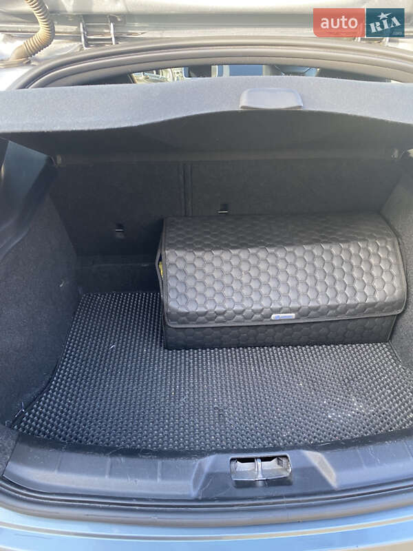 Хэтчбек Volvo V40 2015 в Хмельницком