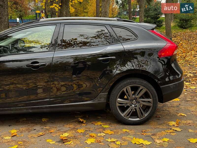 Хетчбек Volvo V40 2015 в Києві фото 10 Хетчбек Volvo V40 2015 в Києві